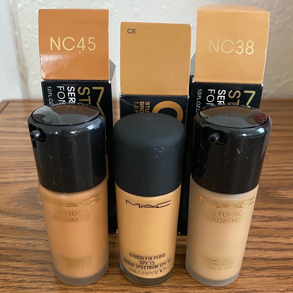 M•A•C Trio Foundation Set - Picture 3 of 15